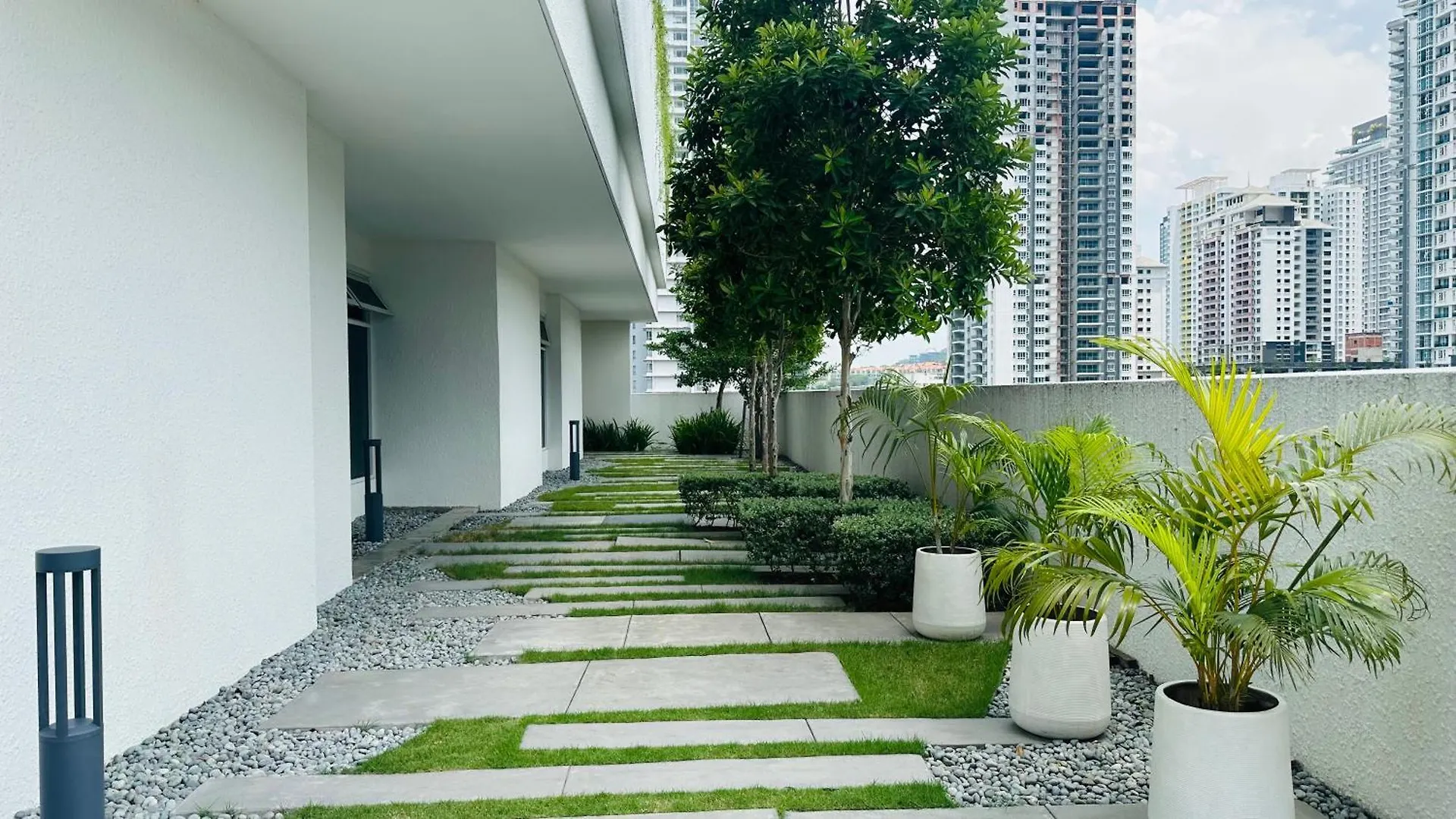 Апартаменты Inspirasi Mont Kiara Residency Куала-Лумпур